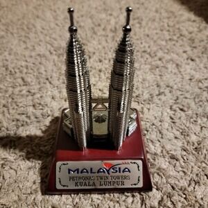 Petronas Tower Masterpiece,A Souvenir Made Of Stainless Steel,A Home Masterpiece